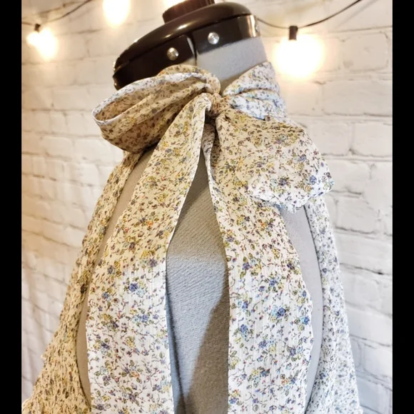 Love Rocks Ruffled Top L - Picture 3 of 6